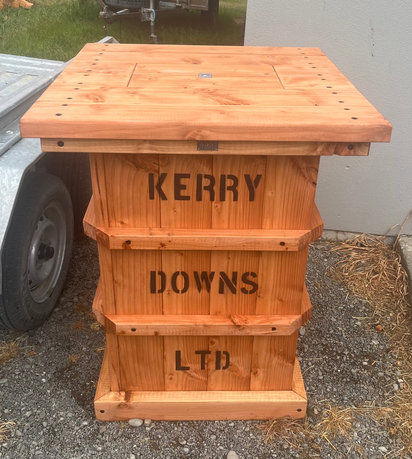 Woolpress Style Bar Leaner