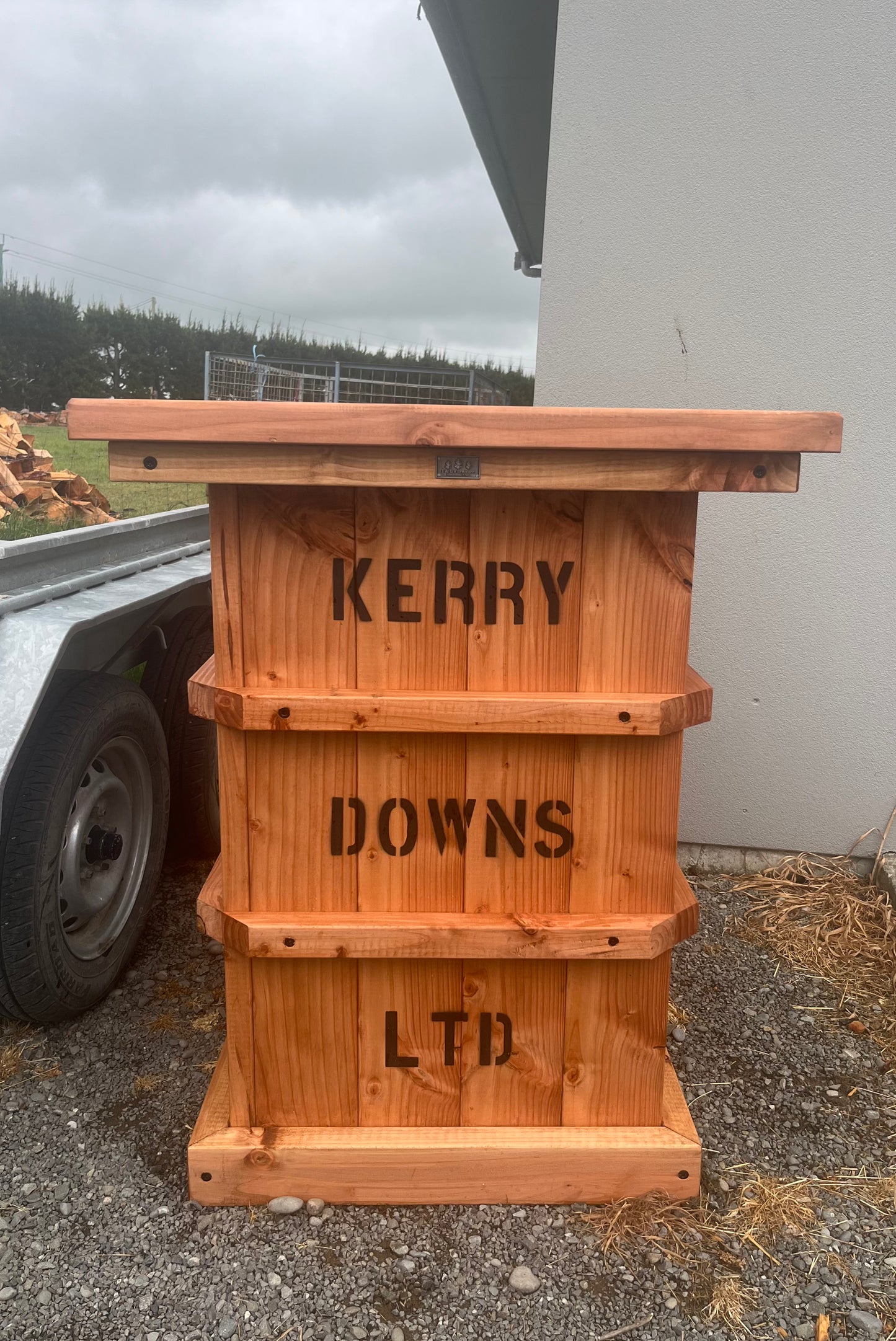 Woolpress Style Bar Leaner