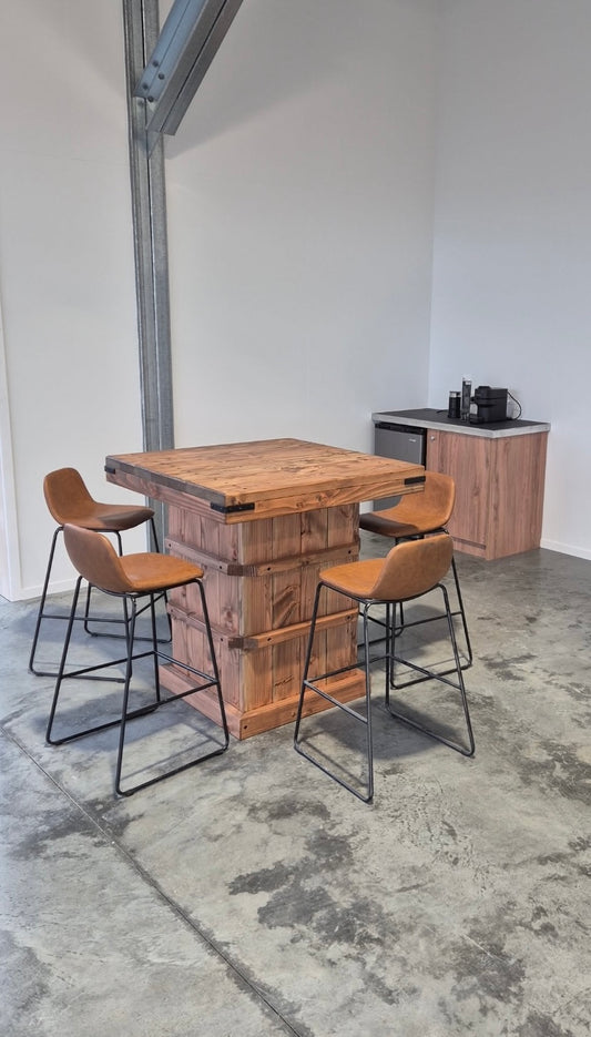 Chunky Large Woolpress Style Bar Leaner